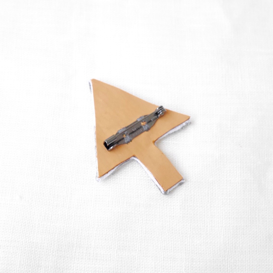 tree刺繍ブローチ(曇り空の下)【受注制作】