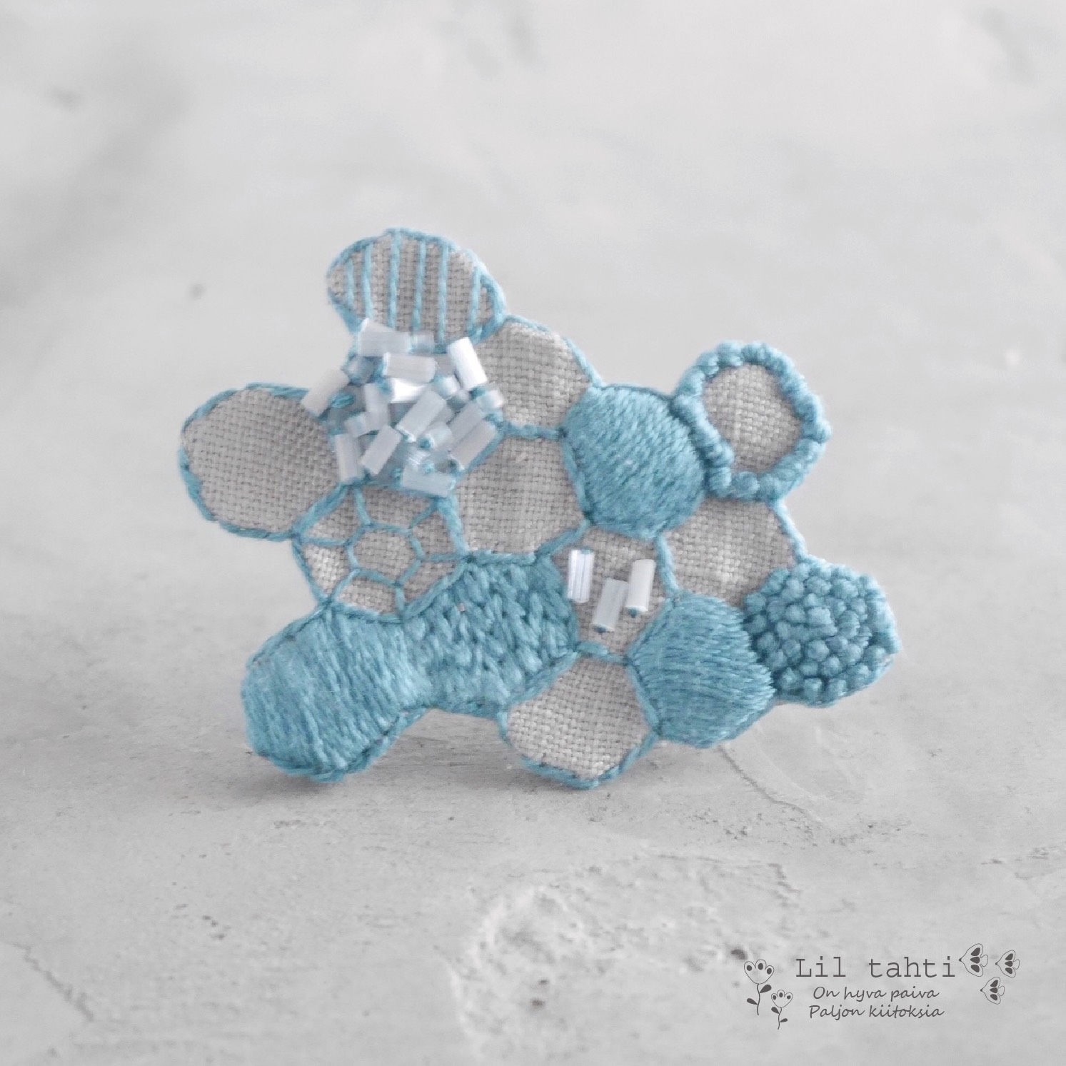 linen hachinosu刺繍ブローチ(ターコイズ)【受注制作】 4,814円