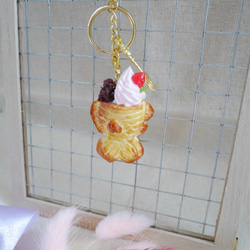 黏土-草莓白玉紅豆鯛魚燒鑰匙圈/吊飾 第4張的照片