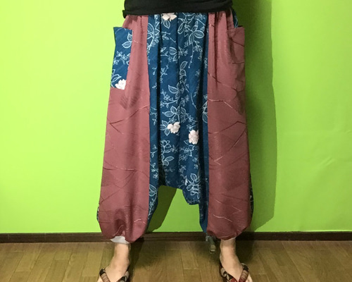 新品反物から( ´∀`)深い藍色✨素敵な柄♪着物リメイクカジュアルパンツ ワイドパンツ 紬をリメイク 卍繋ぎ文様 p0005 / kimono 着物