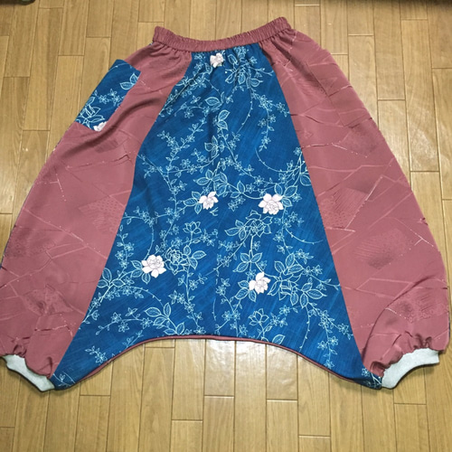 着物リメイク 一点物サルエルパンツ ブルー薔薇 キュロット