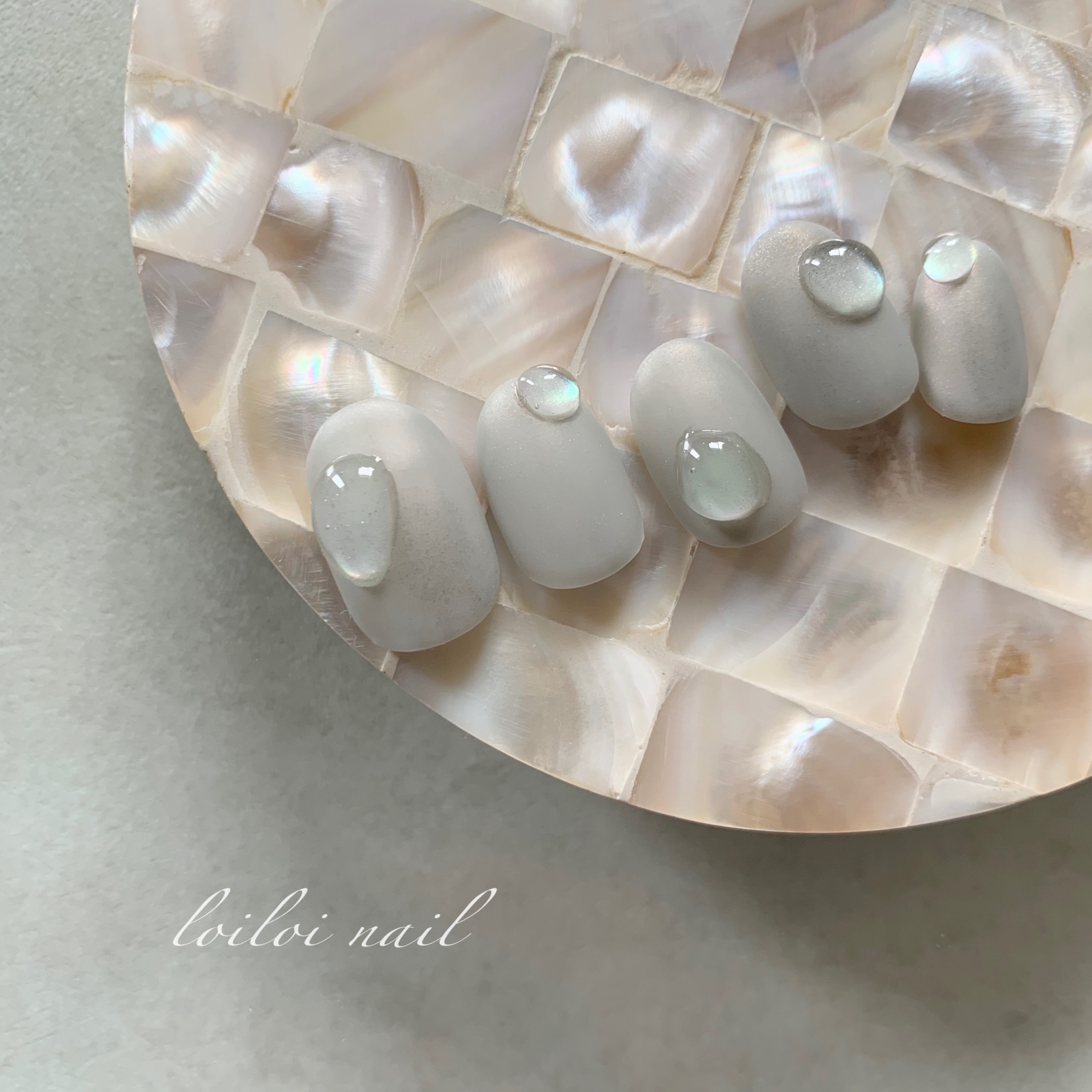 オーロラマット × ちゅるん水滴 ネイルチップ ニュアンスネイル 水滴
