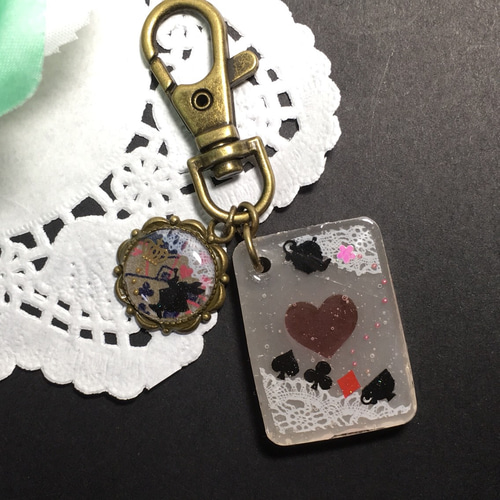 売れましたトランプ猫キーホルダーレジン