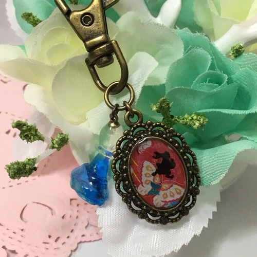sawasawa様】902.天然石 和柄 じゃれ猫 レジン キーホルダー