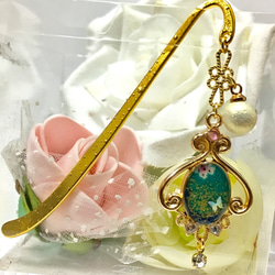 送料無料*ラインストーンと青&緑の蝶と桜の和柄の和風なブックマーカー