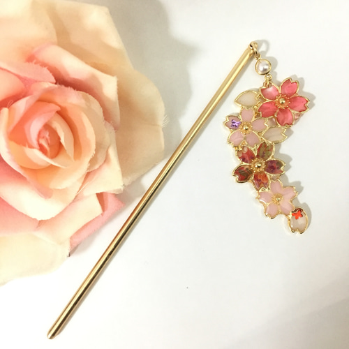 送料無料*桜満開な和柄と蝶々の簪*レジン かんざし 雪石 通販｜Creema 
