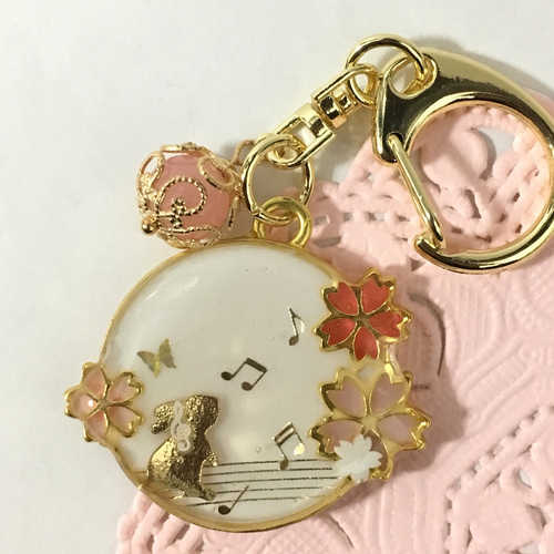 藍様おまとめ。レジン キーホルダー 猫 うさぎ 送料無料*桜とうさぎと猫と音符のキーホルダー*レジン