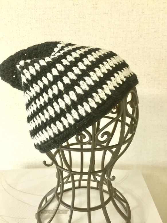 トンガリニット帽　ブラック×オフホワイト　　（6911） 2枚目の画像