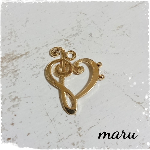 ゴールド チャーム ト音記号 ヘ音記号 ハート チャーム ℳ. 通販