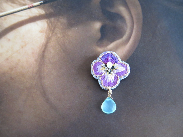 Pansy purple earrings 3枚目の画像