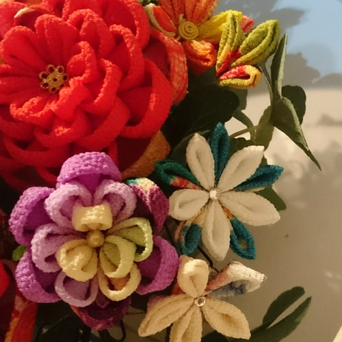 masaei様オーダー つまみ細工 成人式のお着物に合わせた牡丹の髪飾り💓 卒業式にもお使い