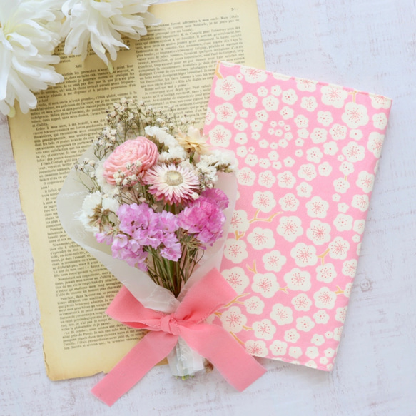 【ギフト】小さな花束とマスクケースのセット＊白ピンク系 1枚目の画像