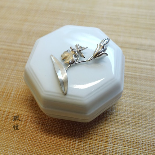 珮愷】蘭花銀釘白瓷香盒incense container 其他藝術作品PeiKei 的作品