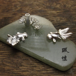 金魚 硬玉香插 Silver and jadeit incense plug with goldfish design 第1張的照片