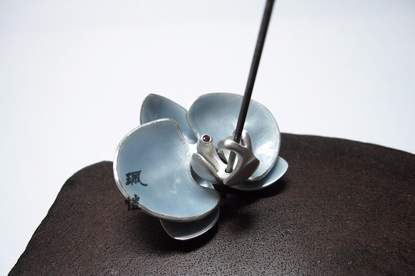 純銀 琺瑯 蘭花香插 Moth Orchid-shaped silver incense plug 第2張的照片