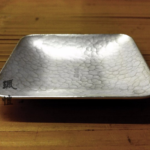 純銀折邊鍛敲紋茶托Silver saucers 立體・雕塑PeiKei 的作品
