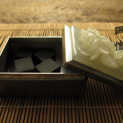 純銀 白玉老雕件香盒 Silver incense container 第3張的照片