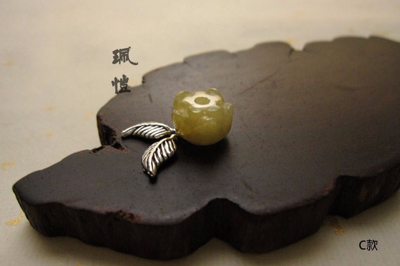 925銀 玉花香插 Silver and wood incense plug with flower design 第2張的照片
