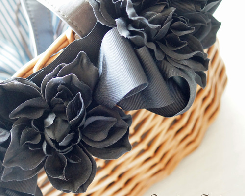 美品♡TOCCA リボン付きかごバッグ レザー ナチュラル×ひブラック 自立 美品♡TOCCA リボン付きかごバッグ レザー ナチュラル×ひブラック 自立