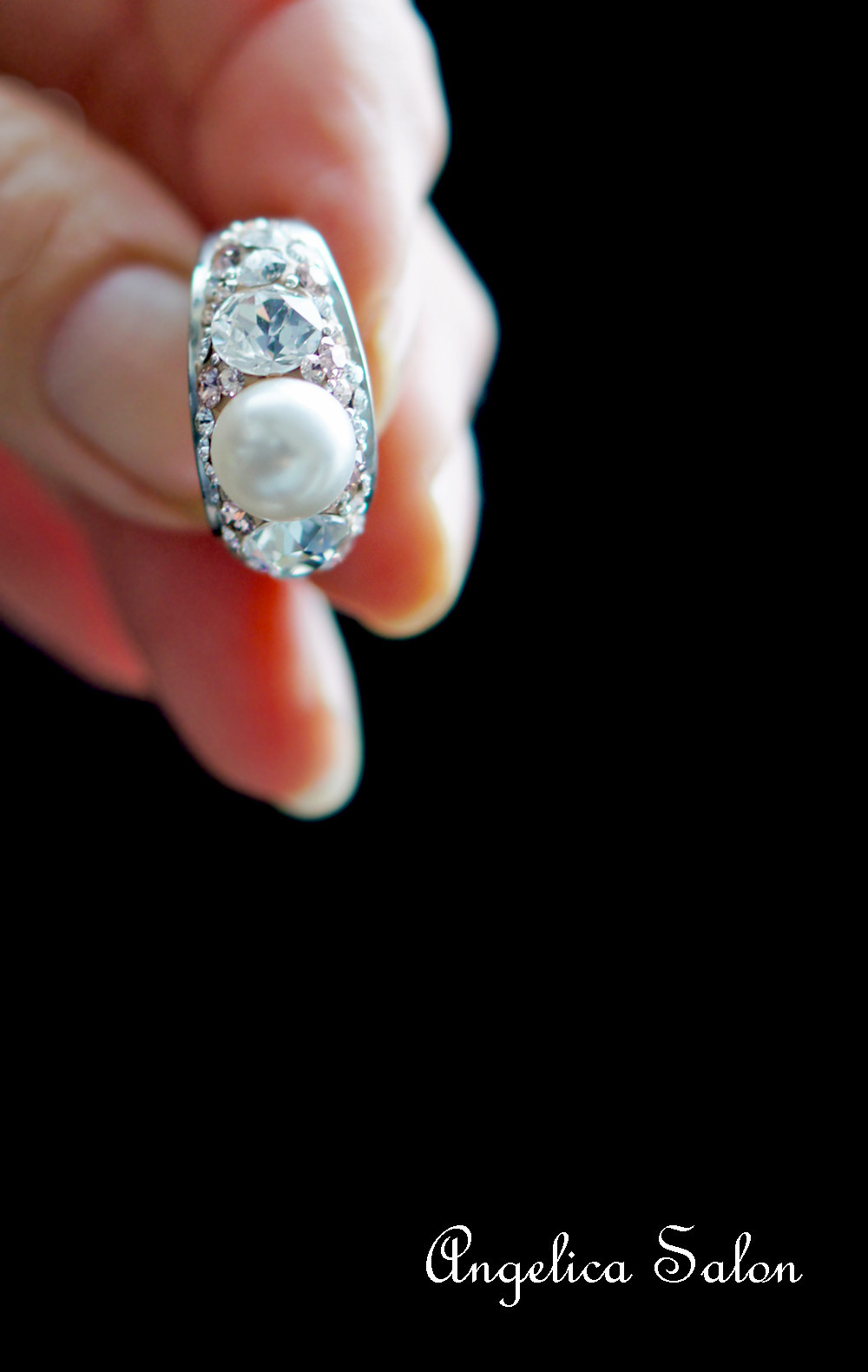 アンティークピンクのエレガントなリング。　パールもスワロスキークリスタル。大人ピンクのパールリング　入学式にも        Ω