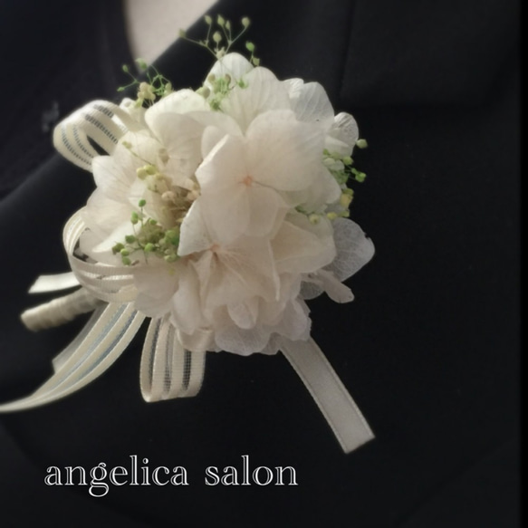 再販：卒業・入学式コサージュ,春を装う プリザーブドフラワーホワイトコサージュ/結婚式/紫陽花・カスミソウ/小さめ 9枚目の画像