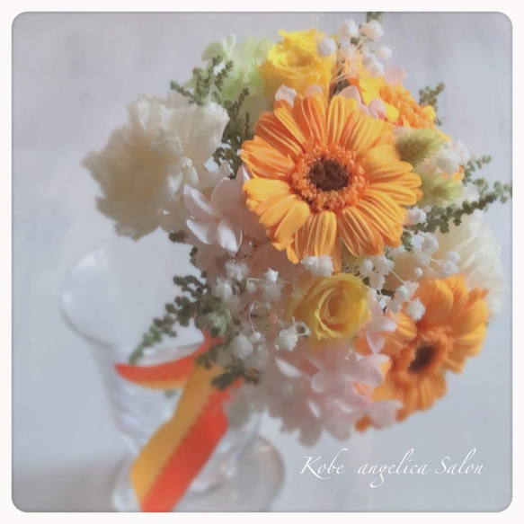 プリザーブドフラワービタミンカラーの花束・オレンジガーベラ、かすみ草、カーネーション・おうちの花瓶にも・カジュアルブーケ 8枚目の画像