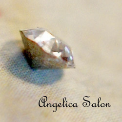 ホワイトにブルーの小花ピアス・オーストリアのクリスタル グルーデコ ハンドメイド、イヤリング変更無料　 10枚目の画像