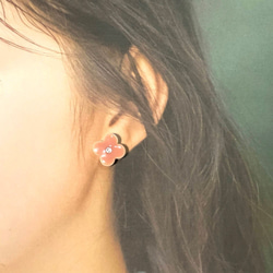 四葉のフラワー　可愛いお花〜Fleurs mignonnes〜スタッドピアス/イヤリング変更可・タイルイヤリング・チタン 8枚目の画像