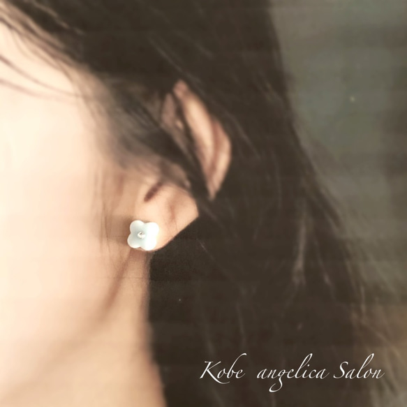 四葉のフラワー　可愛いお花〜Fleurs mignonnes〜スタッドピアス/イヤリング変更可・タイルイヤリング・チタン 10枚目の画像