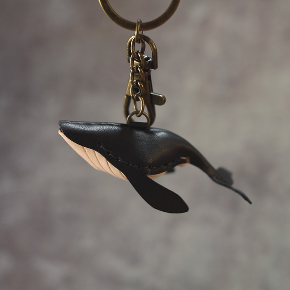 クジラのミニバッグ　本革　手縫い ヌメ革 手縫い ミニ クジラ キーホルダー キーリング ONE+ 通販