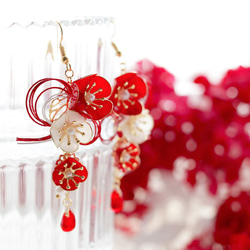 梅ピアス・イヤリング】*梅の耳飾り ディップアート*【紅白】 ピアス