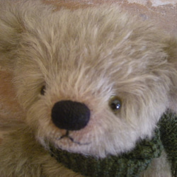 ガーター編みマフラーのクマさん 4枚目の画像