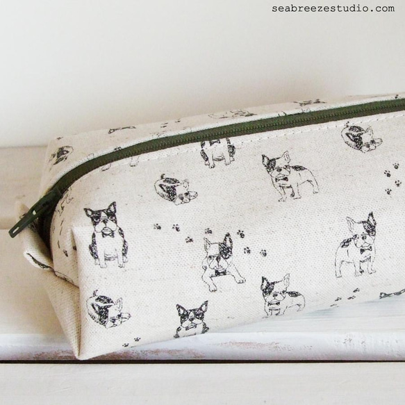 横長ボックスポーチ（フレンチブルドッグ・生成り）　受注制作 1枚目の画像