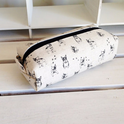 横長ボックスポーチ（フレンチブルドッグ・生成り）　受注制作 2枚目の画像