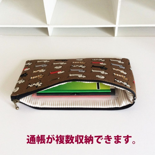 フラットポーチ（にゃんこの通勤電車） ポーチ SeabreezeStudio 通販