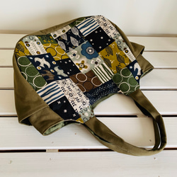 サイドポケット付きトートバッグ (北欧の森 カーキブラウン) 4枚目の画像