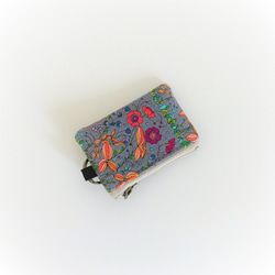 迷你零錢包（粉紅色的花朵，在灰色的背景上） 第2張的照片