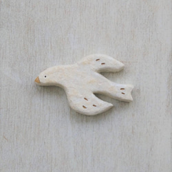 空の白い鳥のブローチ（Large） 1枚目の画像