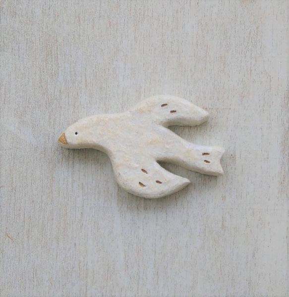 空の白い鳥のブローチ（Large） 1枚目の画像