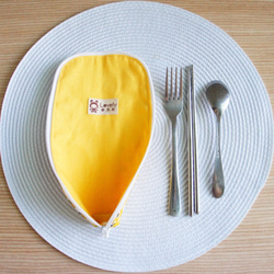 樂芙妮＊熊貓御飯糰餐具袋．筆袋＊陽光黃 第3張的照片