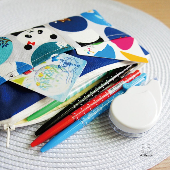 Lovely樂芙妮【日本布訂製】熊貓與動物大容量多分隔筆袋、工具袋、藍 第3張的照片