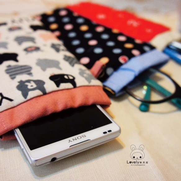 Lovely【日本布】玫瑰艾麗絲手機袋、筆袋、眼鏡袋、手機包、行動電源、5.5吋手機可用 第6張的照片