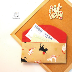 素敵な日本の布[ホットスタンプヨガの猫の赤い袋、金]通帳スリーブ、現金保管袋 2枚目の画像