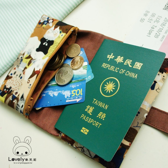 Lovely樂芙妮【日本布】燙銀貓咪團照拉鍊護照套、布書套10X14cm、咖 第2張的照片