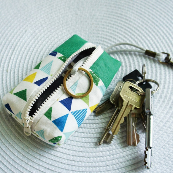 Lovely【日本布】綠色三角合掌屋塑鋼拉鍊鑰匙包、ID感應卡可用 第4張的照片