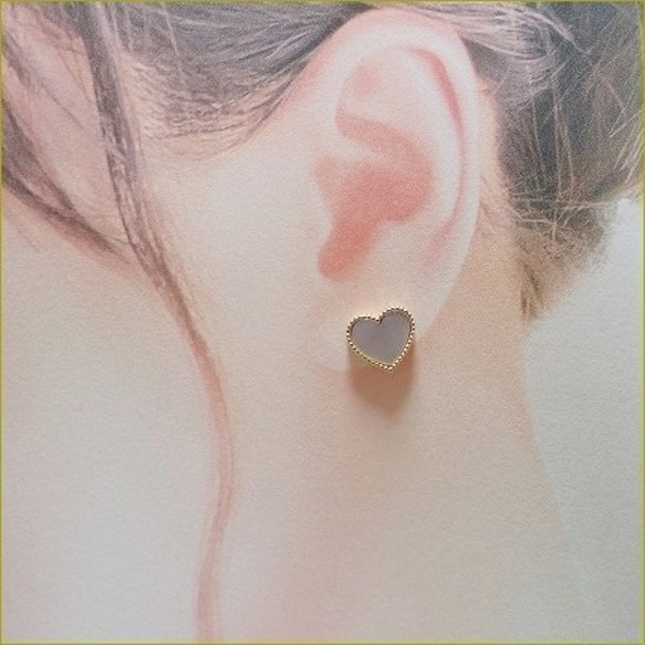 Mother of Pearl sweetheart earring（イヤリング） （ゴールド） 4枚目の画像