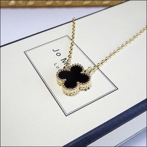 高品質！オニキスのクローバーネックレス（ゴールド）（11mm