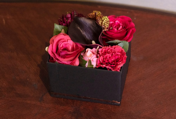 ピンクのバラのボックスアレンジメント(小)　花　ギフト　プレゼント　贈り物 3枚目の画像