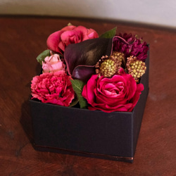ピンクのバラのボックスアレンジメント(小)　花　ギフト　プレゼント　贈り物 4枚目の画像