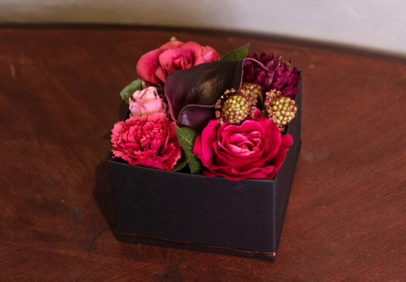 ピンクのバラのボックスアレンジメント(小)　花　ギフト　プレゼント　贈り物 4枚目の画像